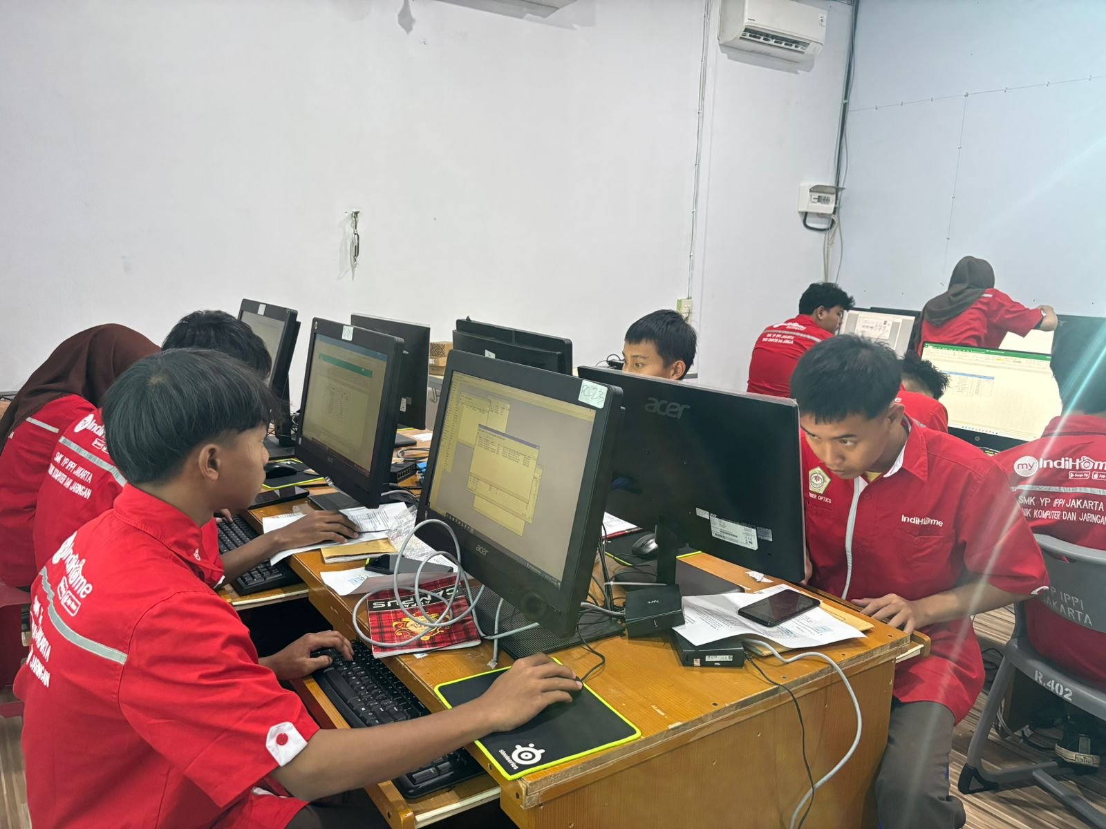 KEGIATAN PRAKTIK TEKNIS TEKNIK KOMPUTER DAN JARINGAN (TKJ) YPIPPI PETOJO