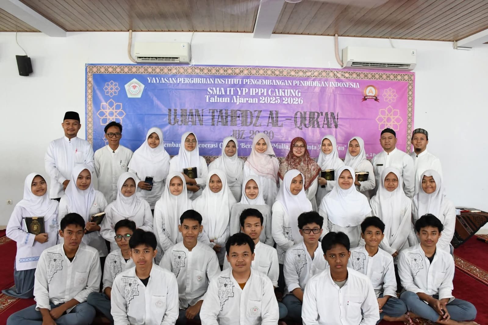 Kebersamaan siswa dalam kegiatan ujian tahfidz